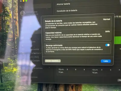MacBook Air con teclado azul - miniatura 4