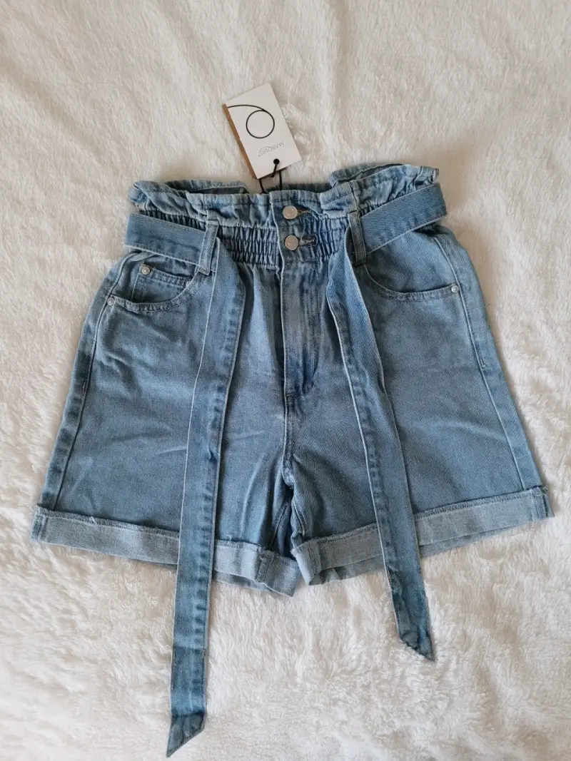 Shorts de mezclilla con cinturón. Nuevos - 1