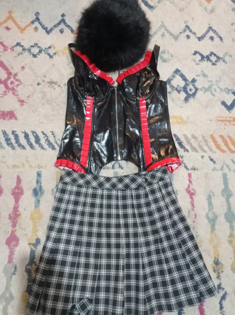 Conjunto rockero negro y rojo - 2
