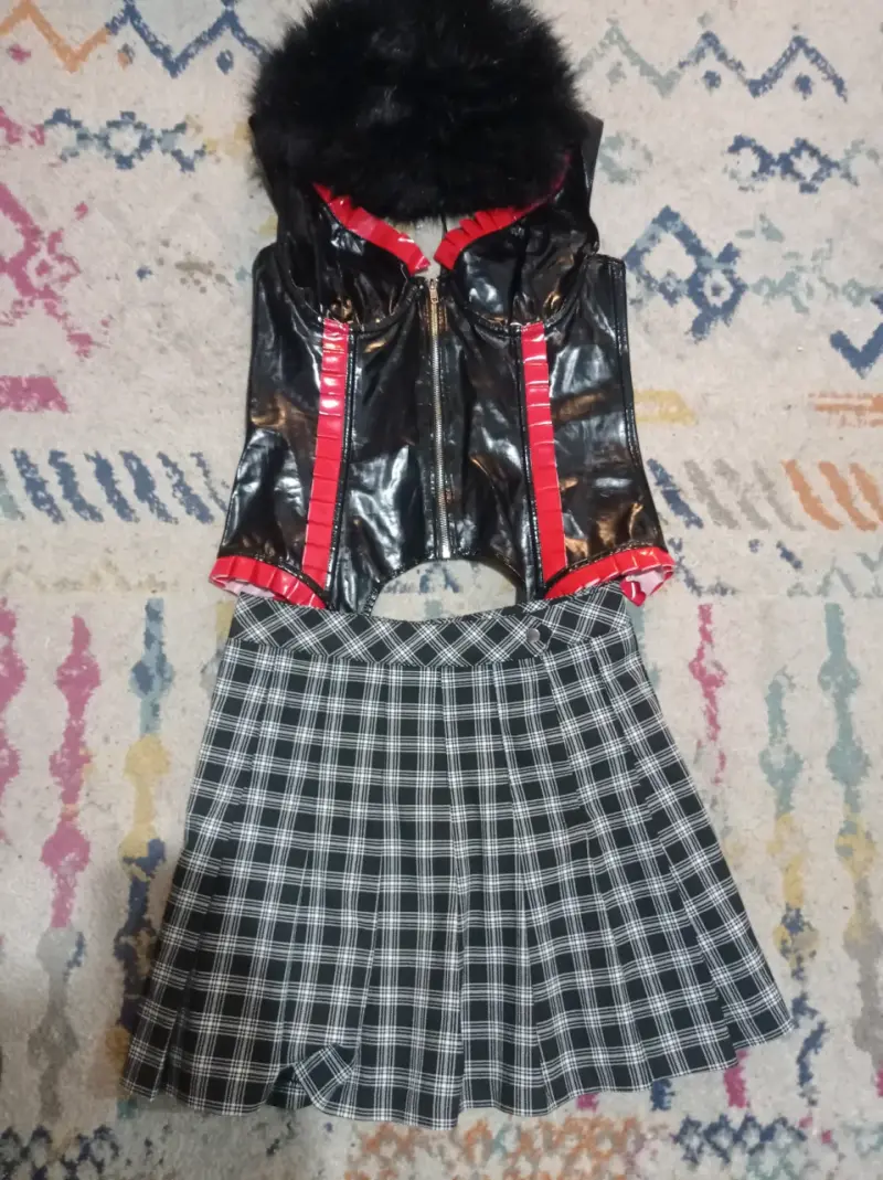 Conjunto rockero negro y rojo - 3