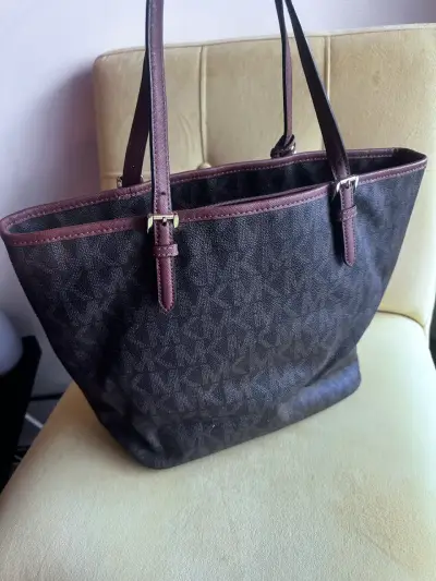 Cartera negra Michael Kors original clásica - miniatura 4