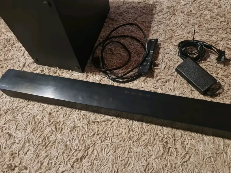Barra de sonido con subwoofer Samsung - 1