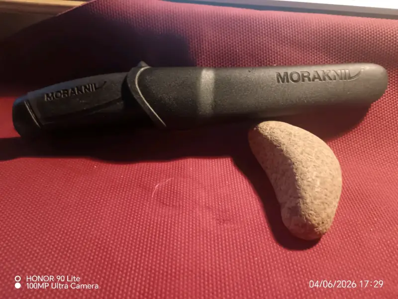 Cuchillos Morakniv con funda - 2