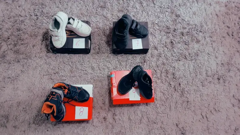 Zapatos deportivos variados talla 32, 33,y 34
