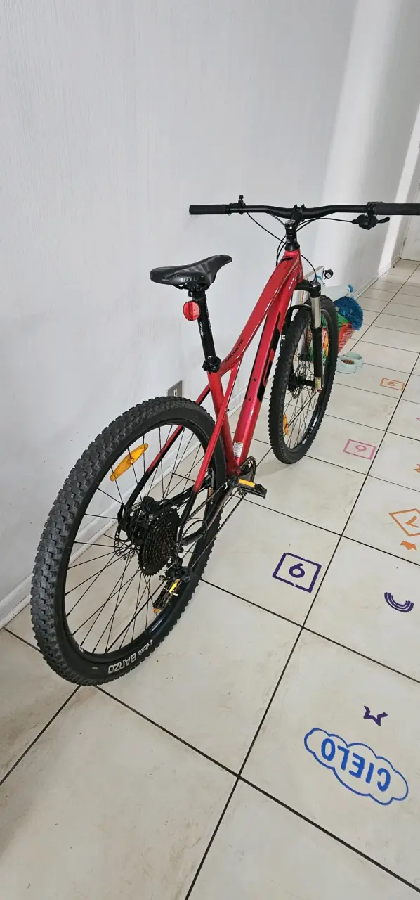 Se vende bicicleta marca GT aro 29 - 3