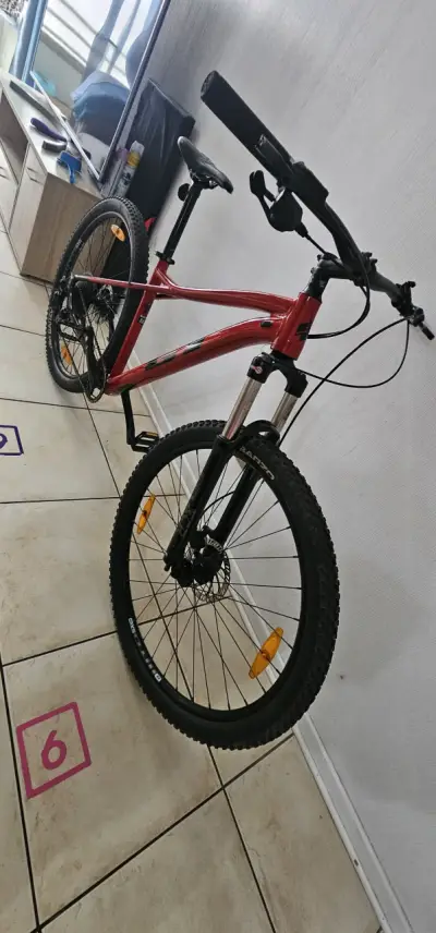 Se vende bicicleta marca GT aro 29 - miniatura 4