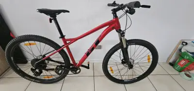 Se vende bicicleta marca GT aro 29 - miniatura 5