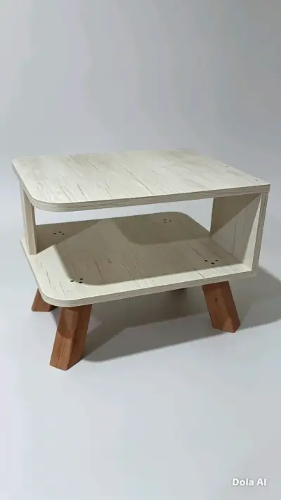 Mesa de centro de madera clara. - miniatura 2