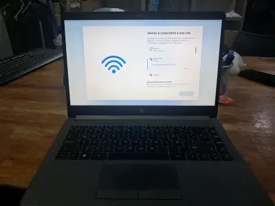 Laptop HP 245 G9 14 pulgadas - miniatura 2