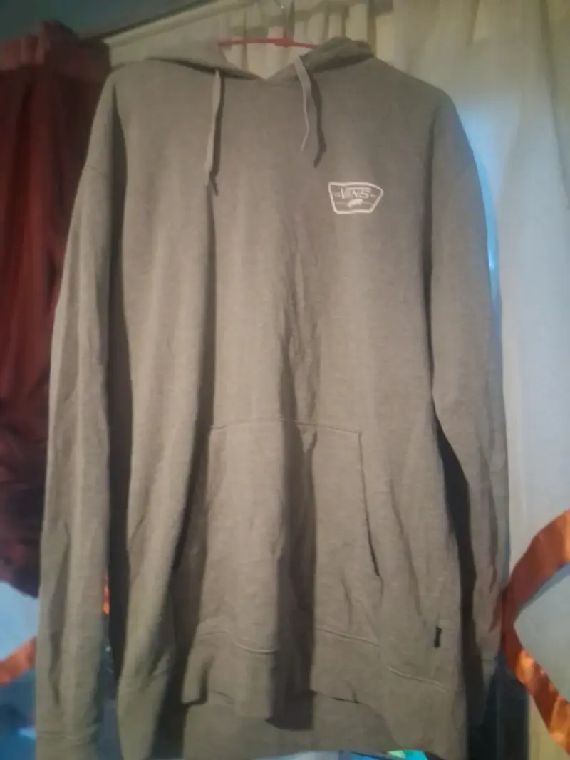 Polerón gris con capucha Vans