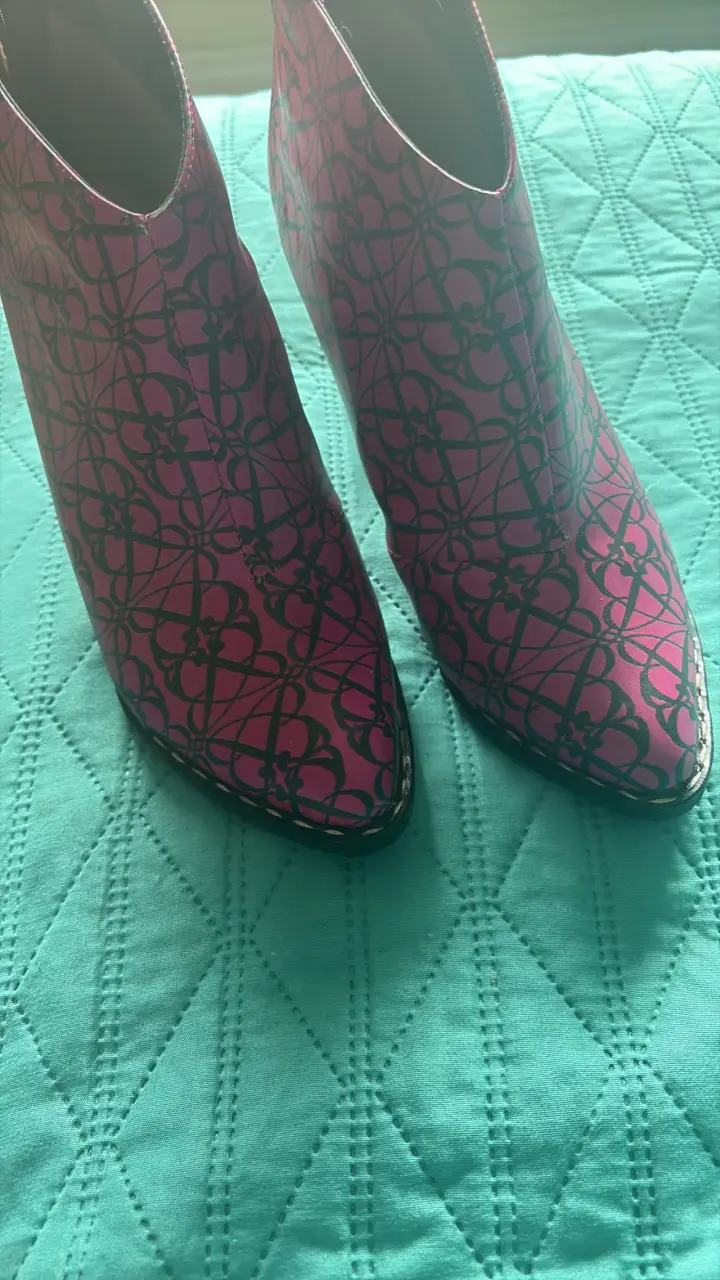 Botines rosados con patrón floral - 2