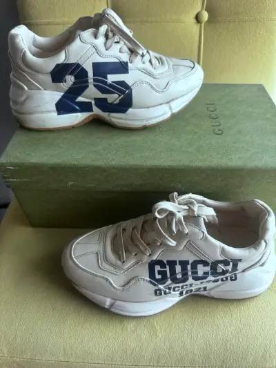 Zapatillas Gucci originales beige modelo Rhyton 25 - miniatura 3