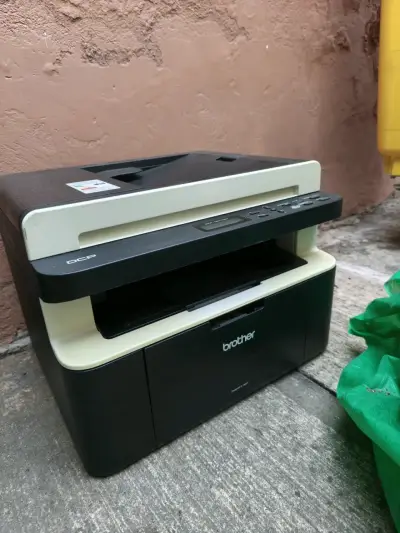 Impresora multifuncional Brother - miniatura 1