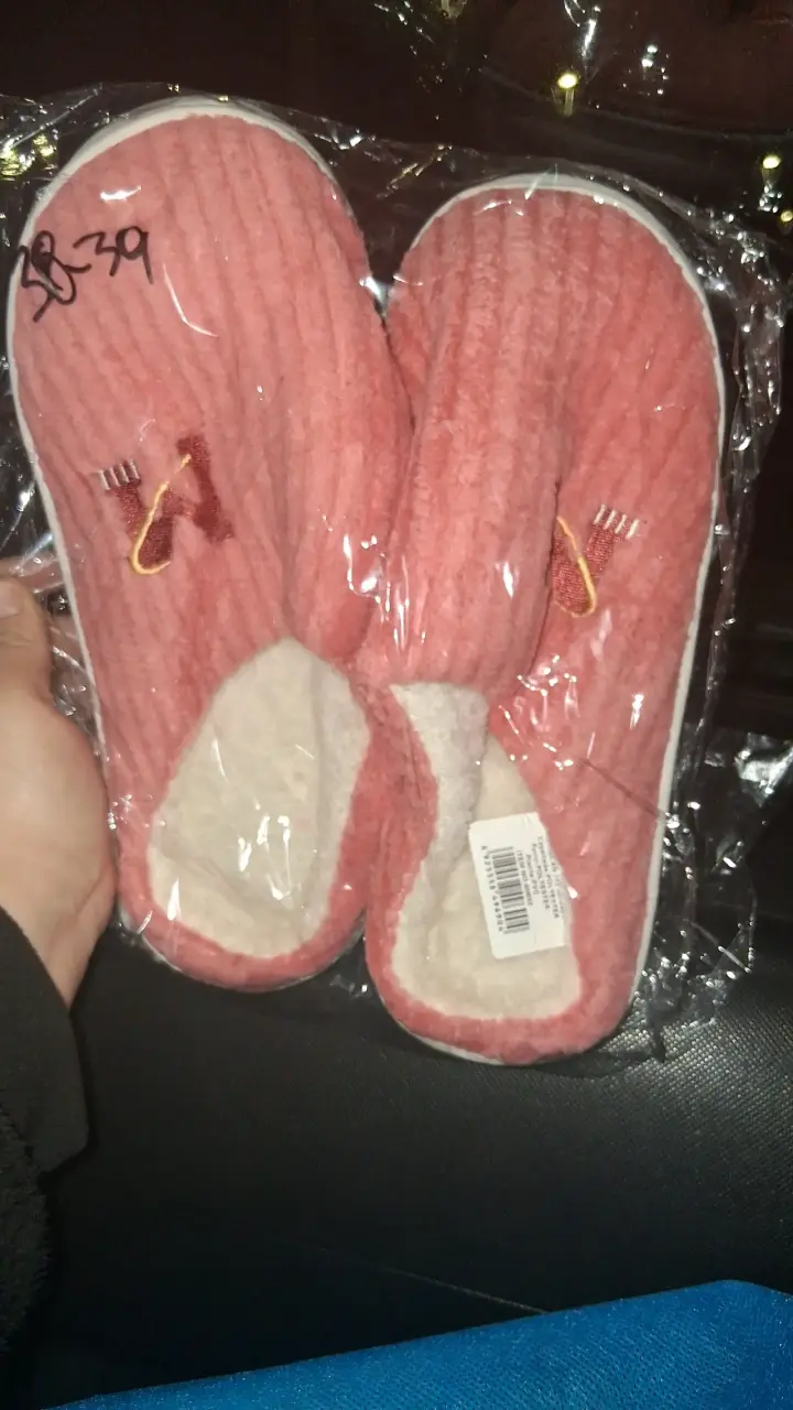 Pantuflas rosas abrigadas - 1