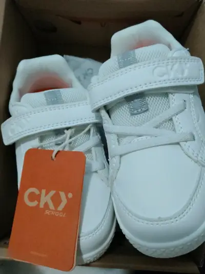 Zapatillas blancas CKY escolares - miniatura 1