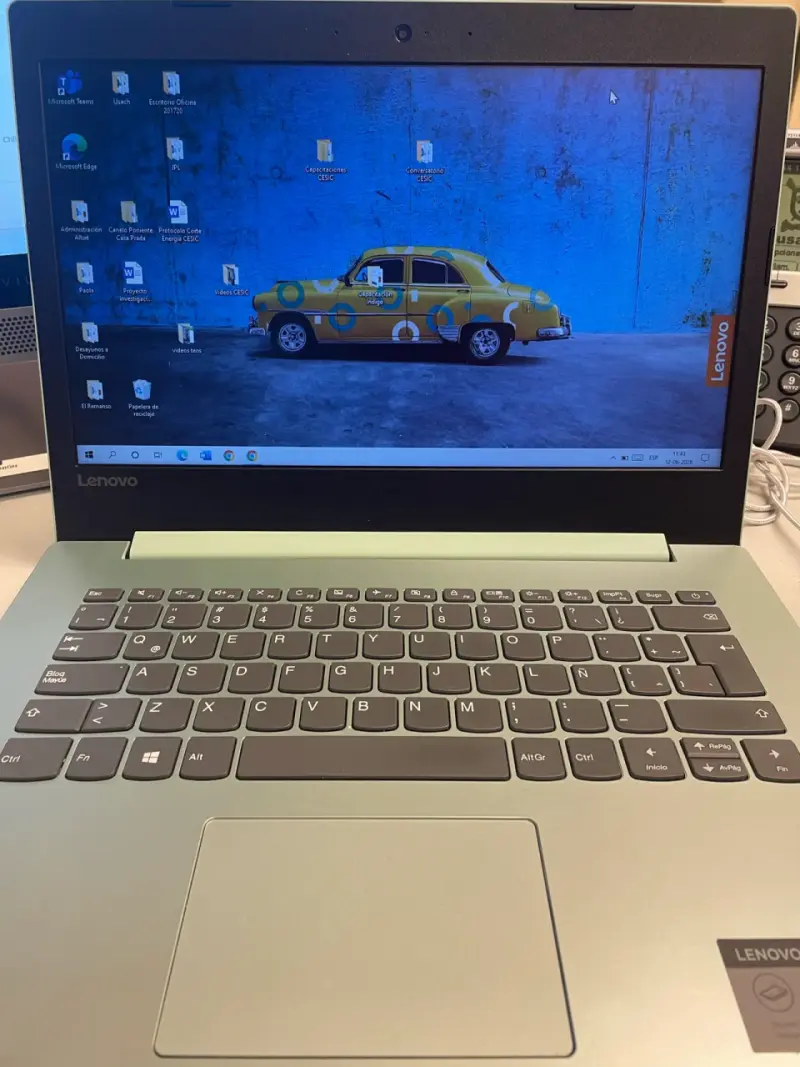 Laptop Lenovo Ideapad usada - 2