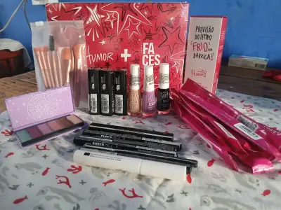 Set de maquillaje completo con estuche - miniatura 1