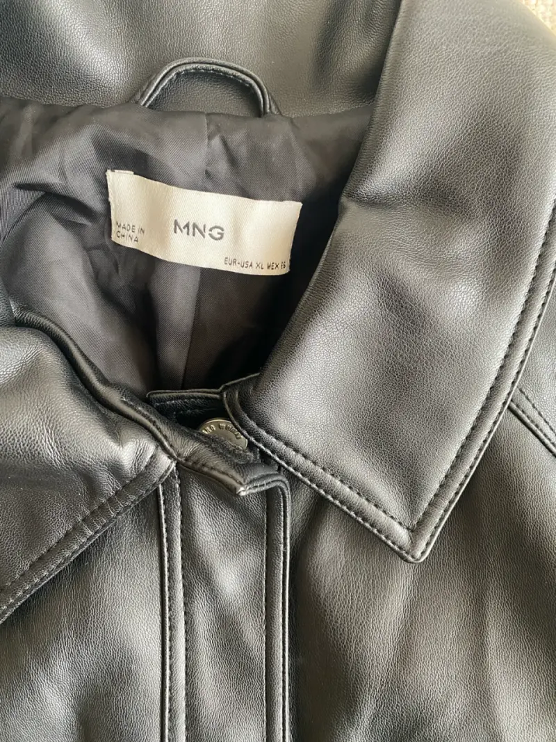Chaqueta negra MANGO - 3