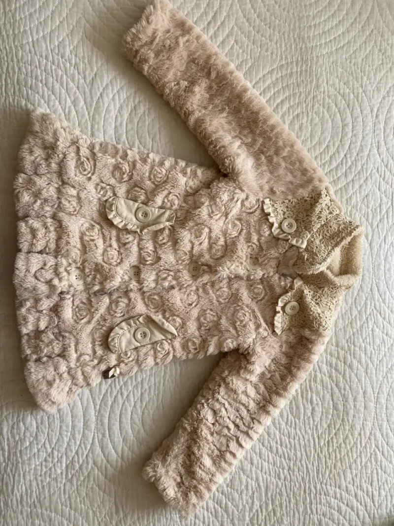 Abrigo beige de polar grueso