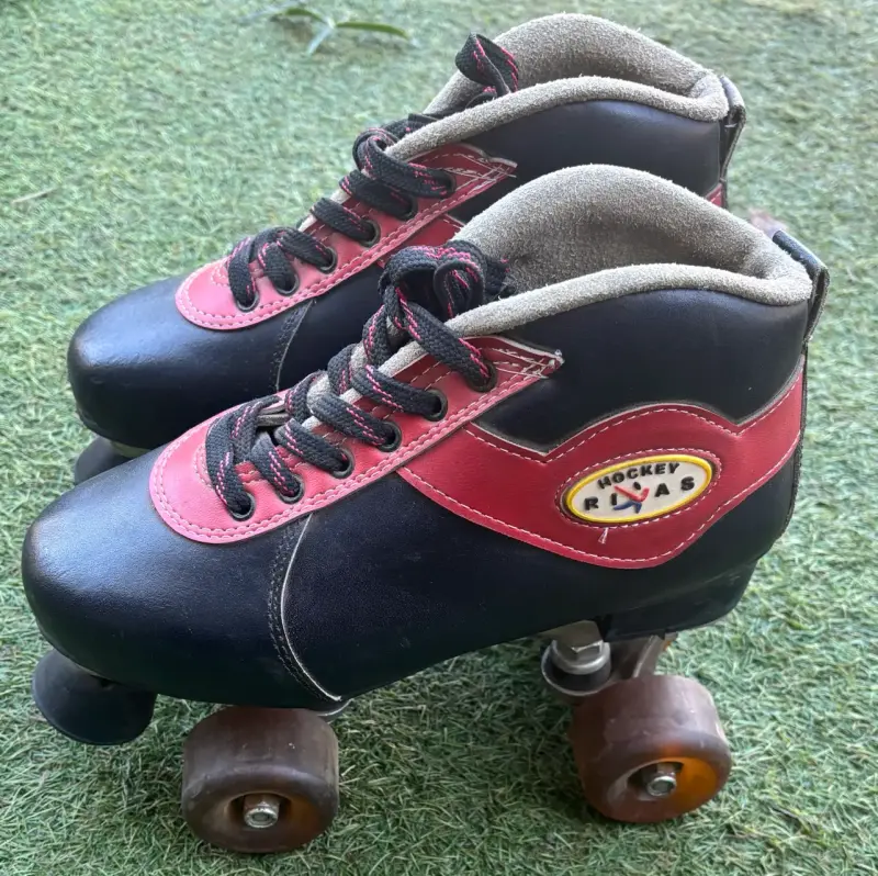 Patines hockey negro y rojo - 2