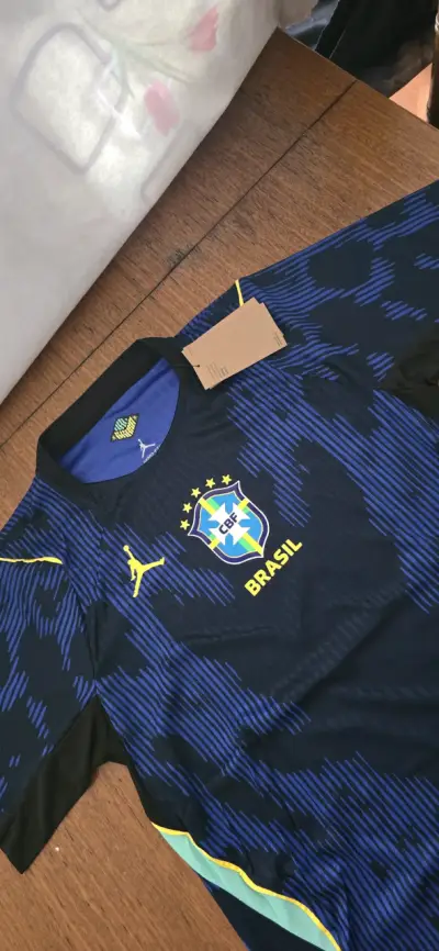 Camiseta Brasil 2026 talla M (apretada) - miniatura 1