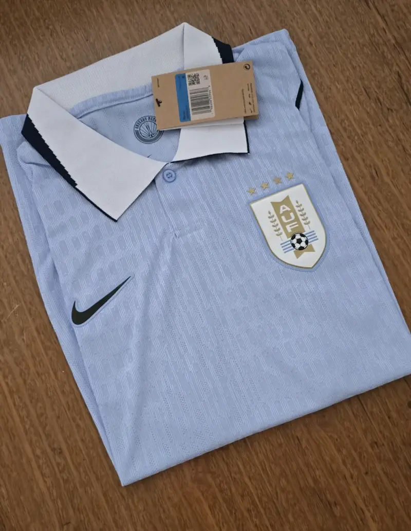 Camiseta Uruguay celeste talla M (Apretada) - 2
