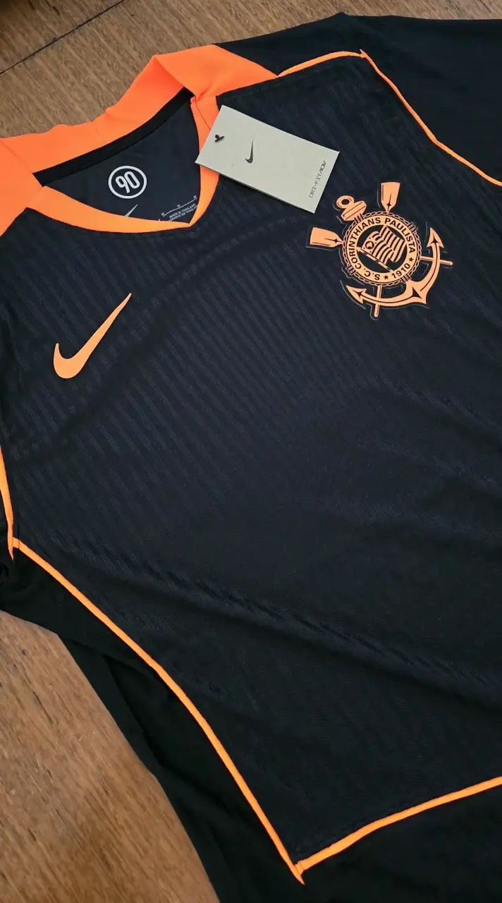 Camiseta Corinthians negra talla M apretada - 2