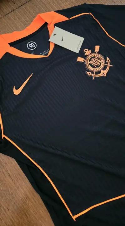 Camiseta Corinthians negra talla M apretada - miniatura 2