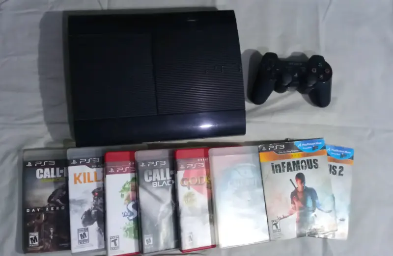Consola PS3 con 8 juegos