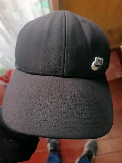 Gorra negra deportiva Nike - miniatura 1