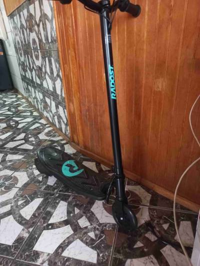 Scooter RADOST negro - miniatura 1