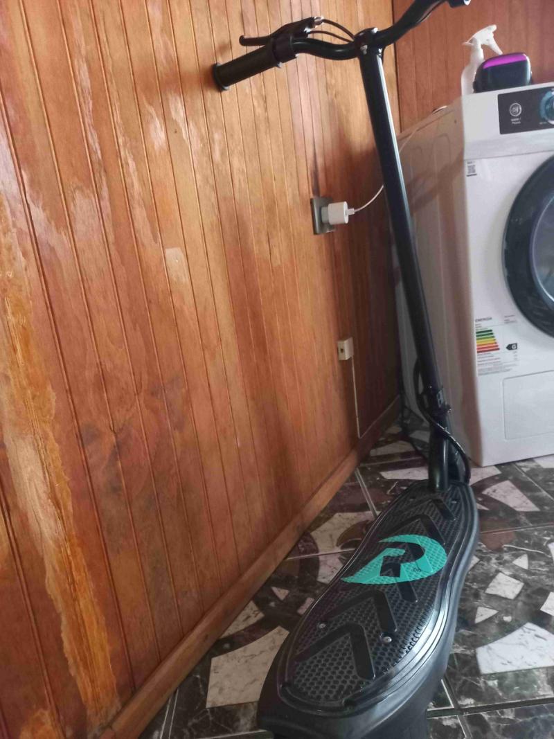 Scooter RADOST negro - 4