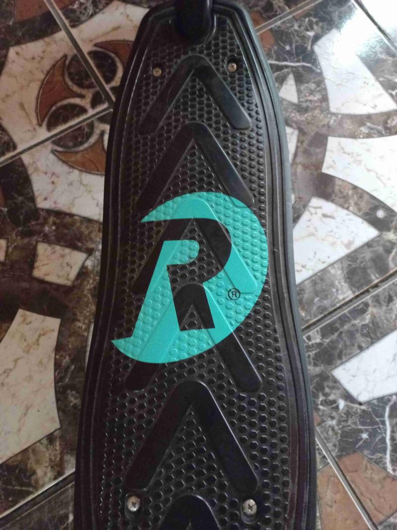 Scooter RADOST negro - 5