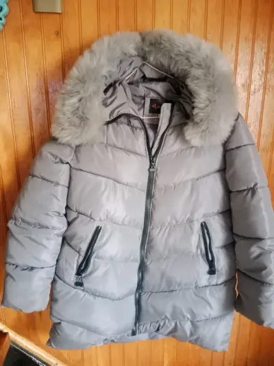 Parka gris con capucha de piel - miniatura 2