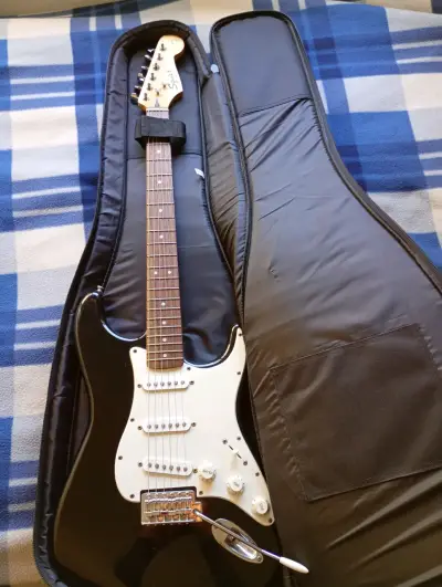 Guitarra Fender Squier Stratocaster, nuevo. - miniatura 3