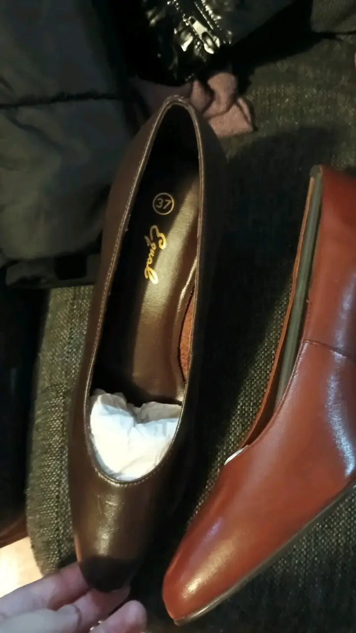 Zapatos de tacón negro y marrón - 4