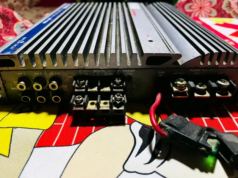 Amplificador Alpine V12 - 3