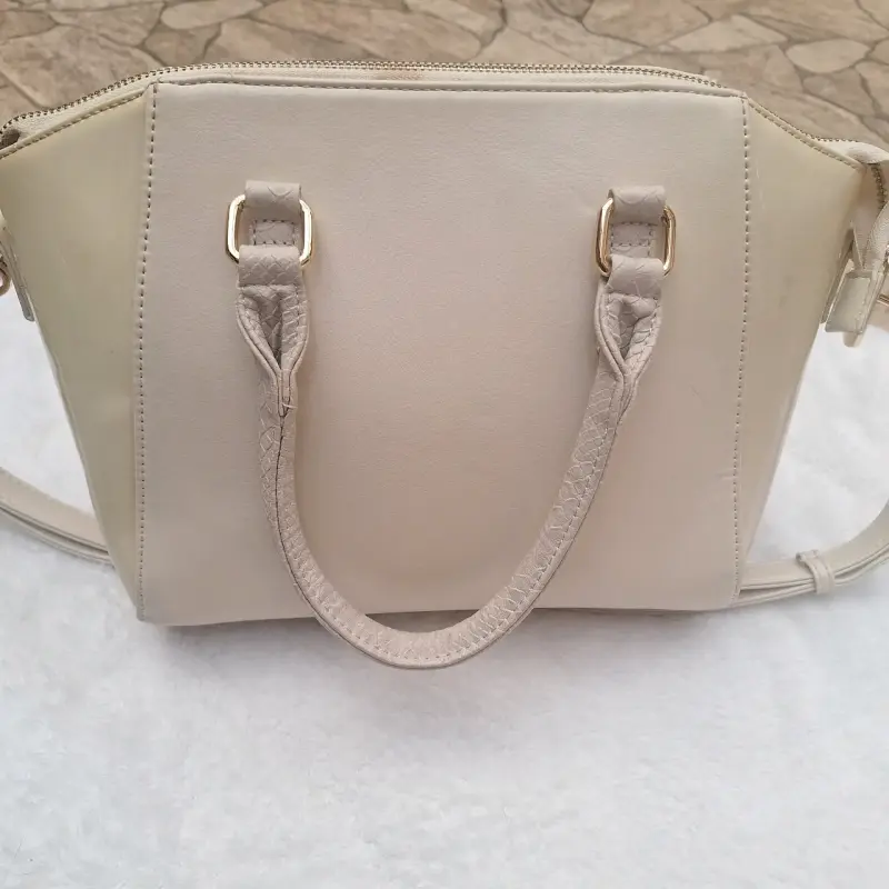Cartera beige elegante - 2