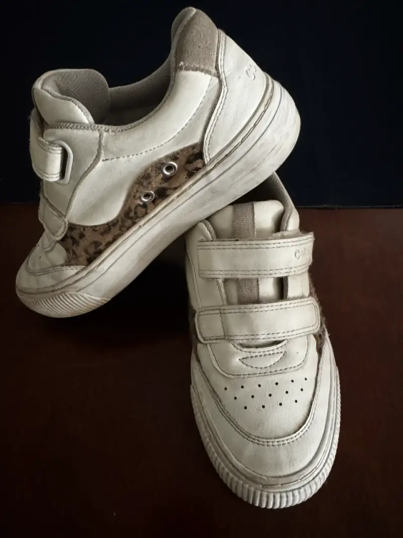 Zapatillas blancas con velcro - 3