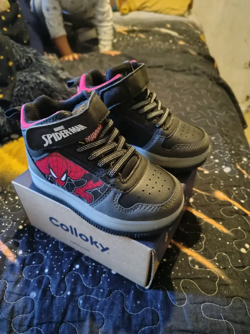 Zapatillas Negras Spiderman Niño - 2