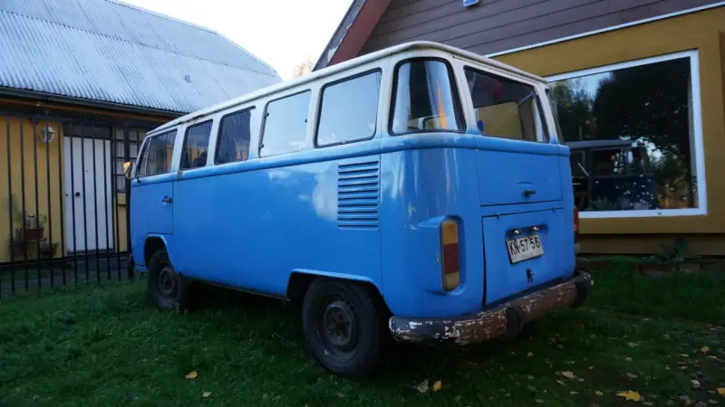 Combi Volkswagen azul retro - 1