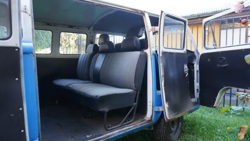 Combi Volkswagen azul retro - 2