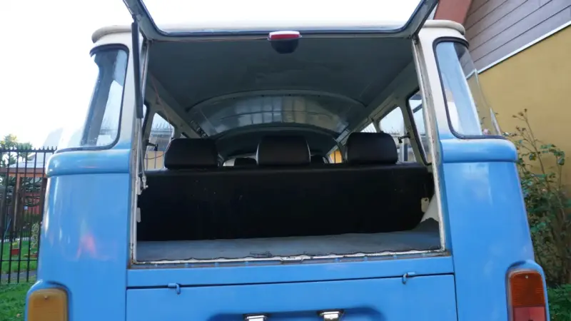 Combi Volkswagen azul retro - 4
