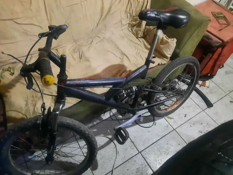 Bicicleta de montaña usada - 1