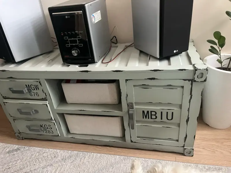 Mueble organizador estilo industrial - 1