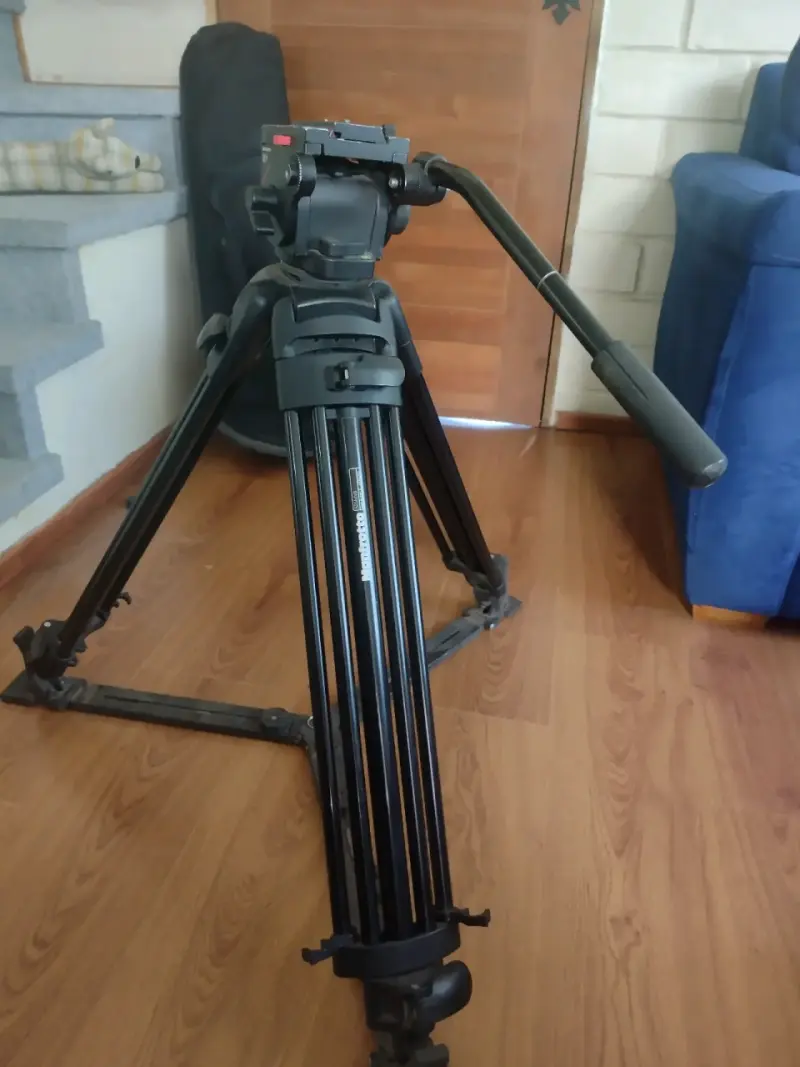 Trípode Manfrotto de video y fotografía - 1