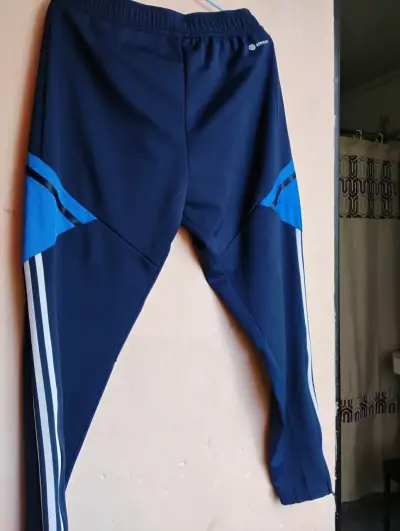 Pantalones deportivos azul y negro - miniatura 1