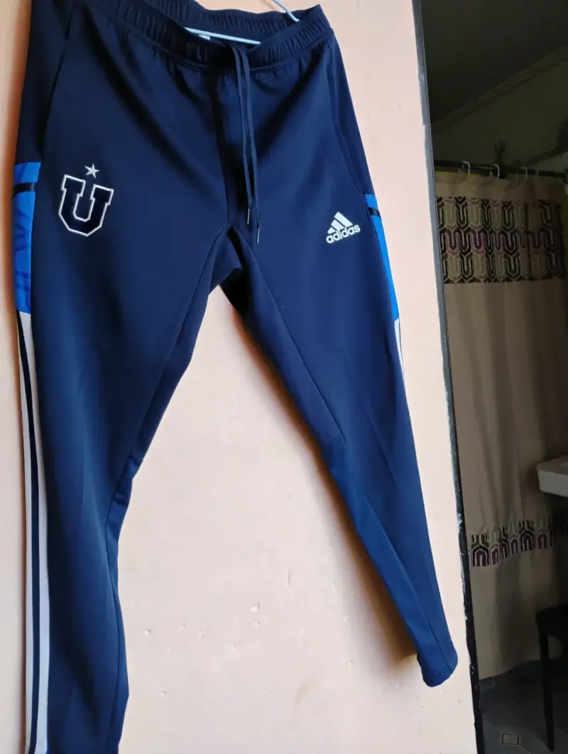 Pantalones deportivos azul y negro - 2