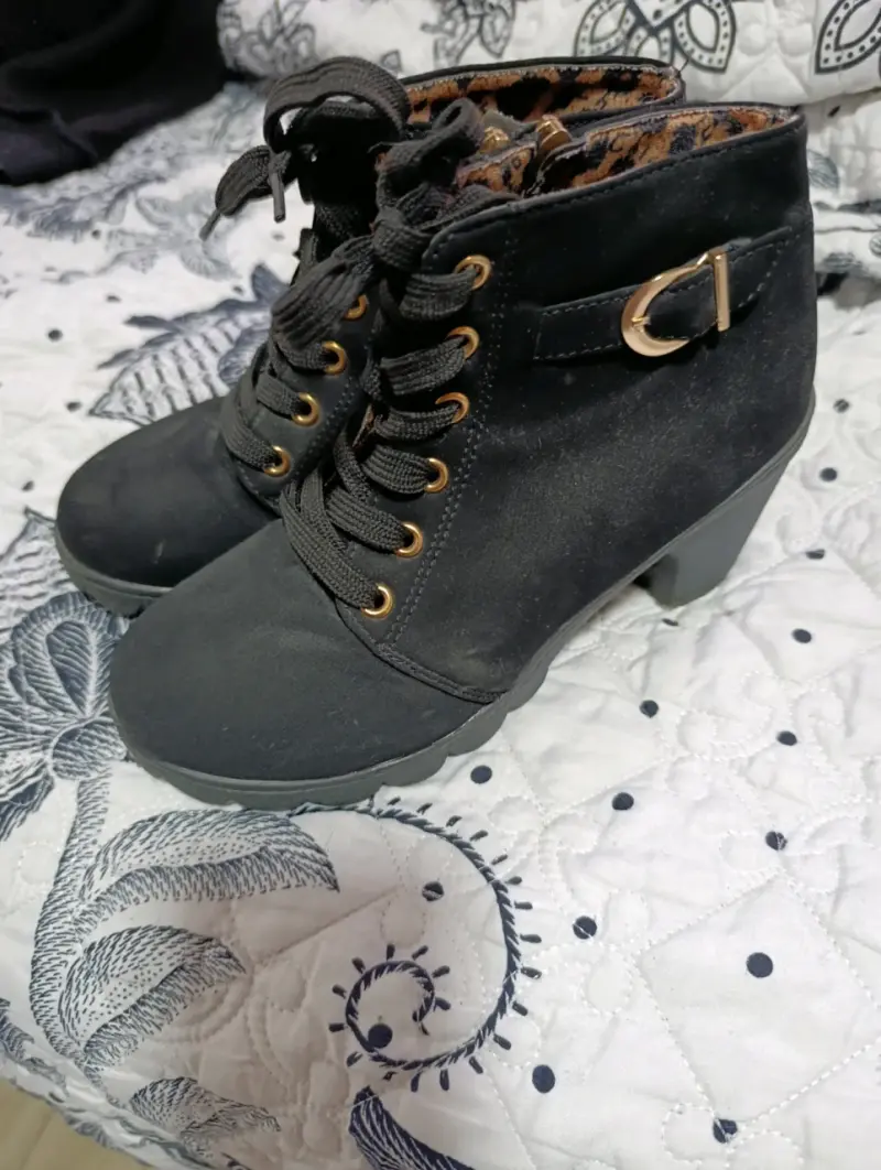 Botines negros con tacón - 1
