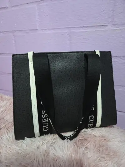 Cartera Guess negra con correas - miniatura 4